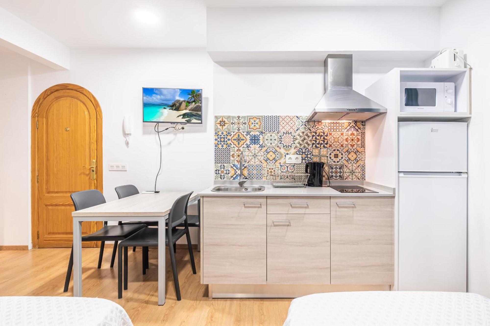 Apartamentos El Castell Benidorm Old-Town Esterno foto
