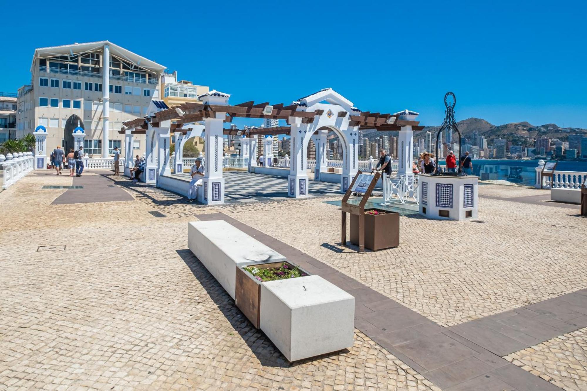 Apartamentos El Castell Benidorm Old-Town Esterno foto